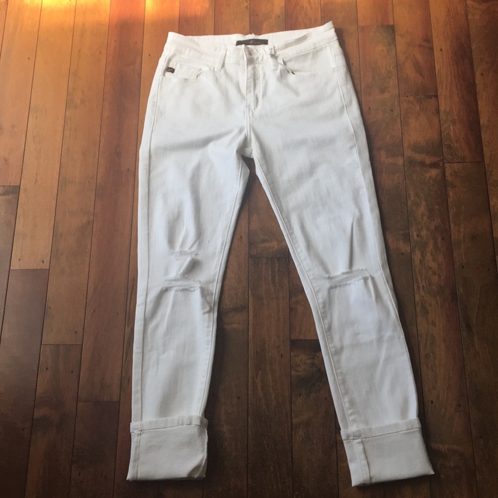 NWT KanCan destructed white ankle jeans size 27.